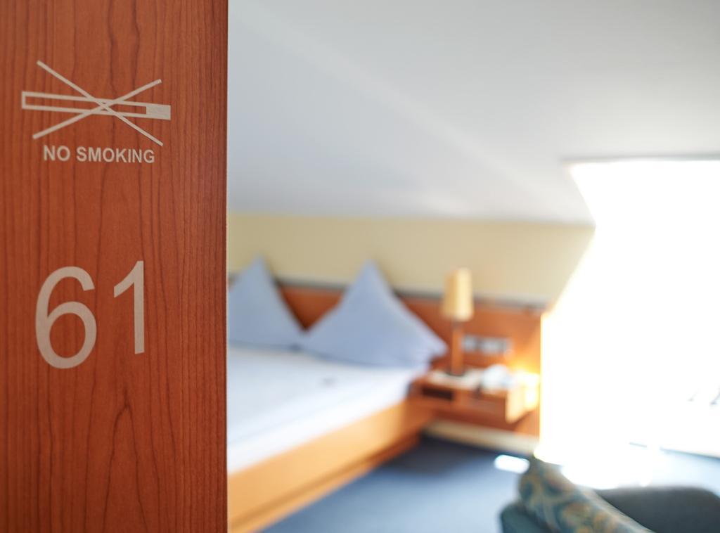 Hotel Muenster Emmelshausen Rum bild